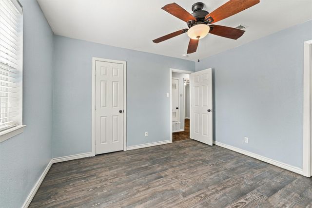 208 N Hickory Street, Venus, TX 76084