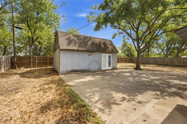 208 N Hickory Street, Venus, TX 76084