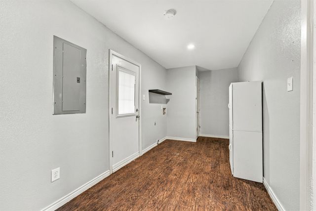 208 N Hickory Street, Venus, TX 76084
