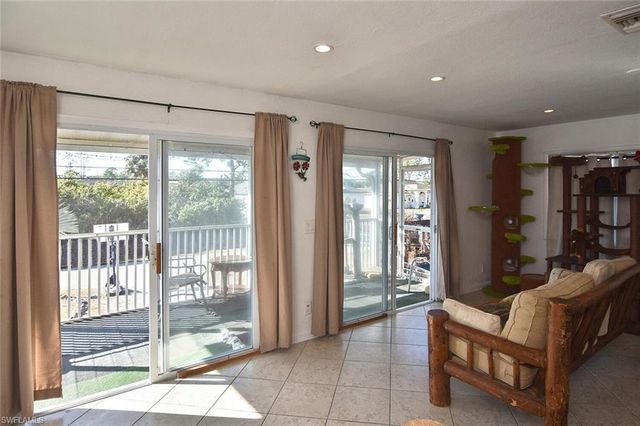 3204 41st ST SW, Lehigh Acres, FL 33976