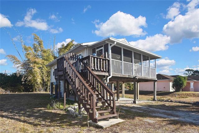 3204 41st ST SW, Lehigh Acres, FL 33976