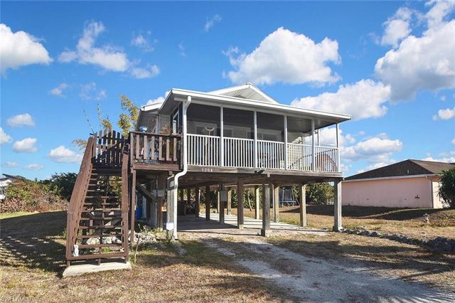 3204 41st ST SW, Lehigh Acres, FL 33976