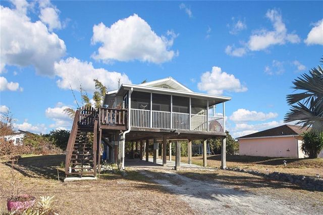 3204 41st ST SW, Lehigh Acres, FL 33976