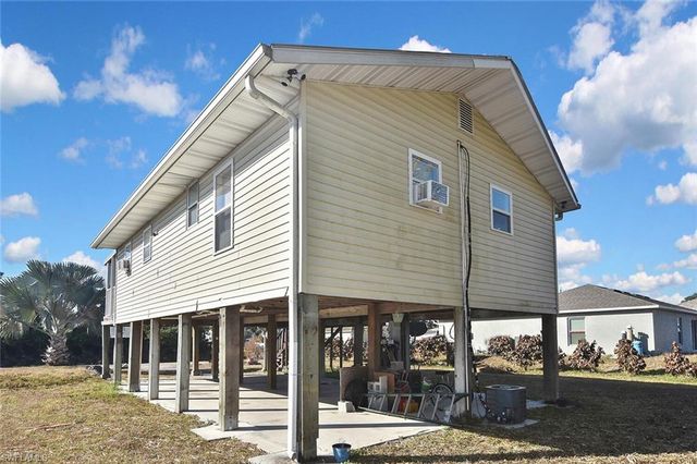 3204 41st ST SW, Lehigh Acres, FL 33976