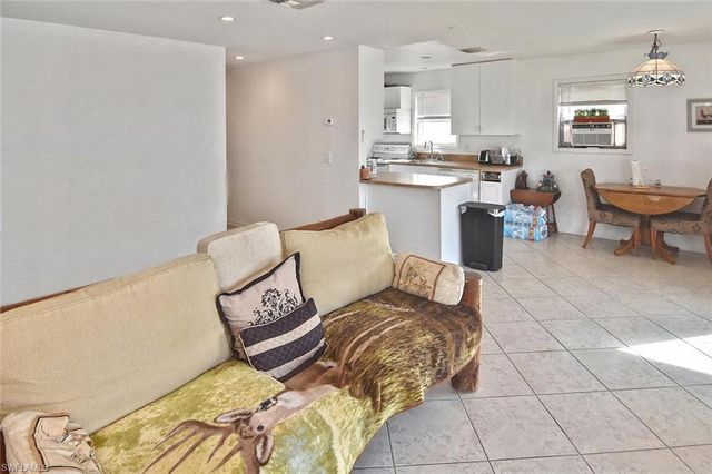 3204 41st ST SW, Lehigh Acres, FL 33976