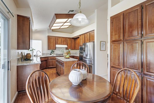 11936 Old Eureka Way, Gold River, CA 95670