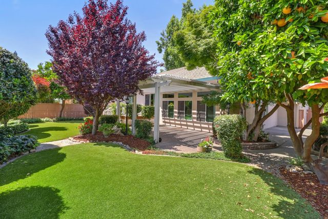 11936 Old Eureka Way, Gold River, CA 95670
