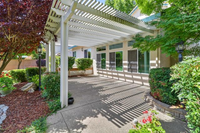 11936 Old Eureka Way, Gold River, CA 95670