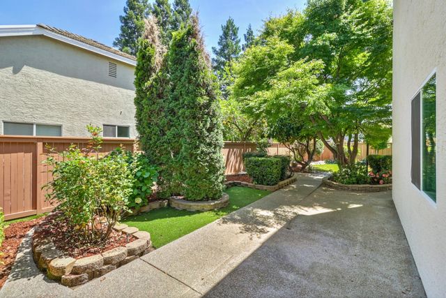 11936 Old Eureka Way, Gold River, CA 95670