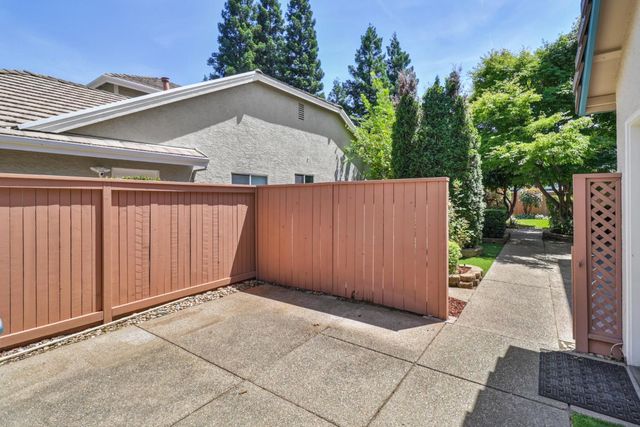 11936 Old Eureka Way, Gold River, CA 95670