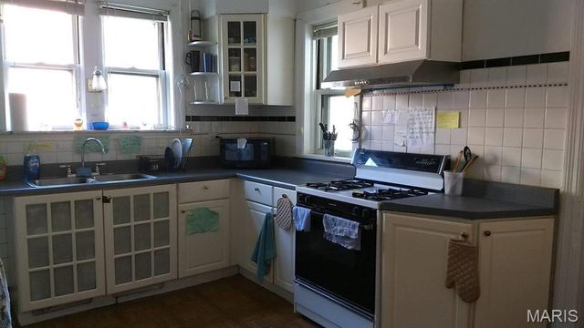 8245 Glen Echo Drive, St Louis, MO 63121