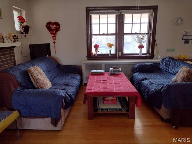 8245 Glen Echo Drive, St Louis, MO 63121