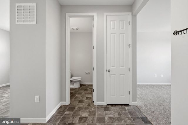 437 TOWN RUN LN, Stephens City, VA 22655