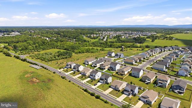 437 TOWN RUN LN, Stephens City, VA 22655