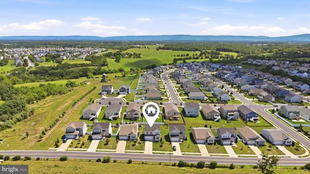437 TOWN RUN LN, Stephens City, VA 22655