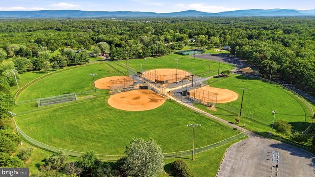 437 TOWN RUN LN, Stephens City, VA 22655