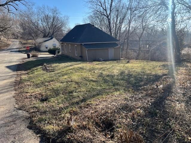 2502 S 15th Street, St Joseph, MO 64503