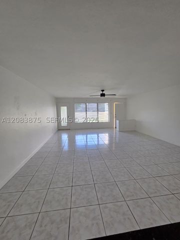 1885 NE 121st St 8, North Miami, FL 33181