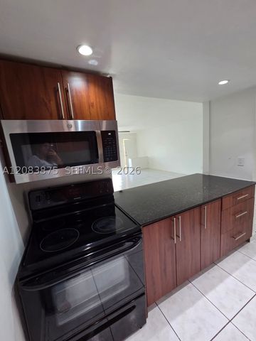 1885 NE 121st St 8, North Miami, FL 33181