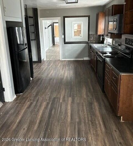 1527 Robertson Avenue, Lansing, MI 48915