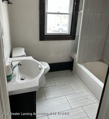 1527 Robertson Avenue, Lansing, MI 48915