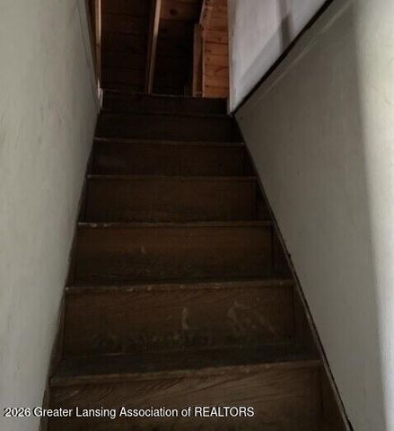 1527 Robertson Avenue, Lansing, MI 48915