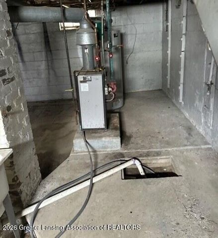 1527 Robertson Avenue, Lansing, MI 48915