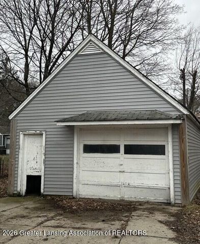 1527 Robertson Avenue, Lansing, MI 48915