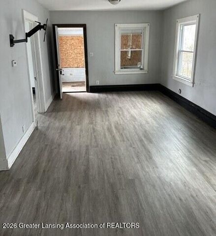 1527 Robertson Avenue, Lansing, MI 48915