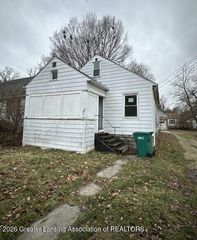 1527 Robertson Avenue, Lansing, MI 48915