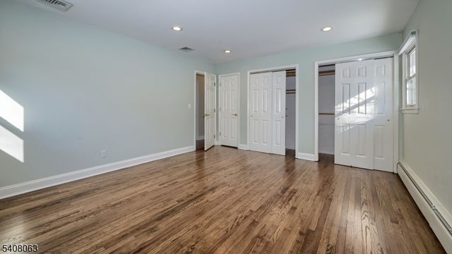 51 Spear St, Oakland Boro, NJ 07436