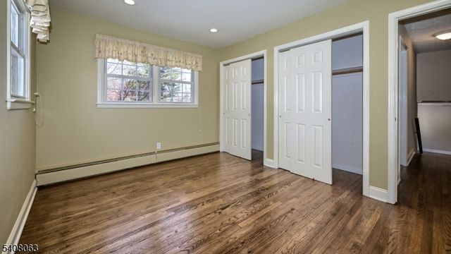 51 Spear St, Oakland Boro, NJ 07436