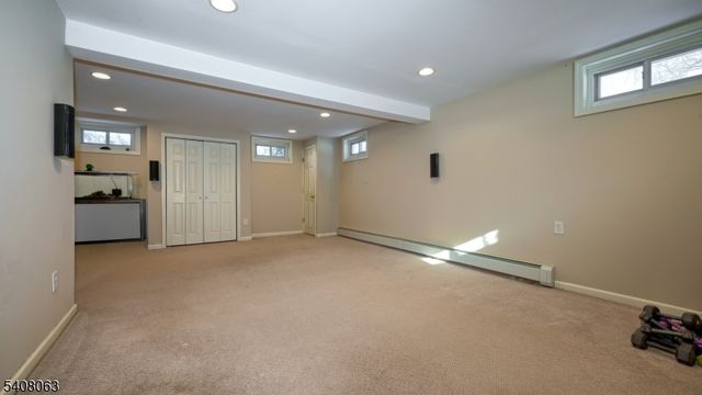 51 Spear St, Oakland Boro, NJ 07436