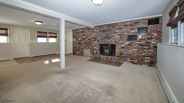 51 Spear St, Oakland Boro, NJ 07436