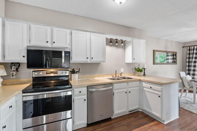 3859 Dolomite Drive, Eagan, MN 55122