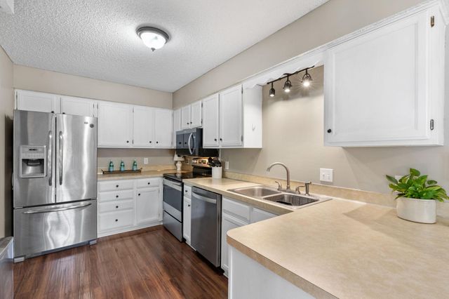 3859 Dolomite Drive, Eagan, MN 55122