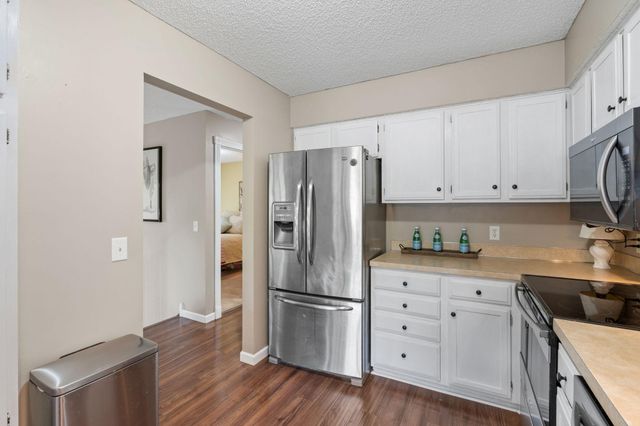 3859 Dolomite Drive, Eagan, MN 55122