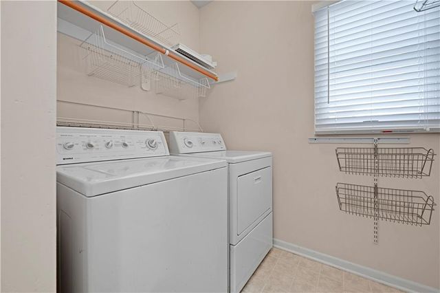 19618 W 99th Street, Lenexa, KS 66220