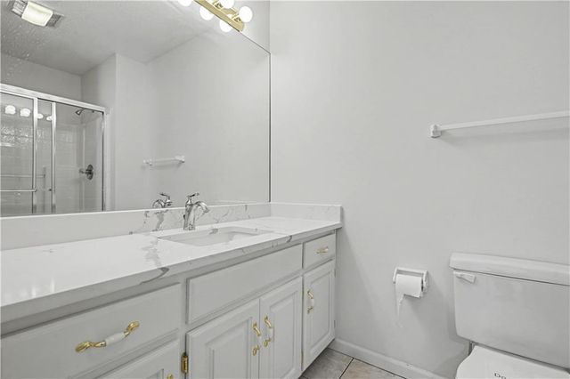 19618 W 99th Street, Lenexa, KS 66220