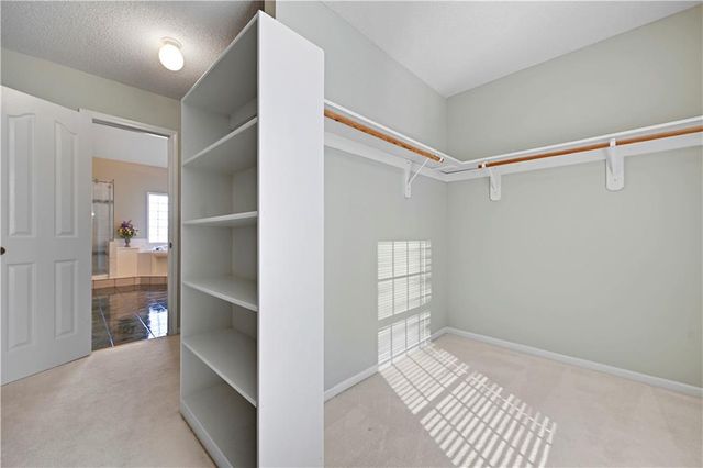 19618 W 99th Street, Lenexa, KS 66220