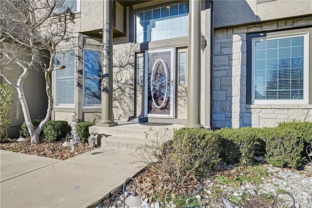 19618 W 99th Street, Lenexa, KS 66220