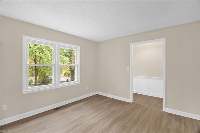 101 Shady Oak Court, Clemmons, NC 27012