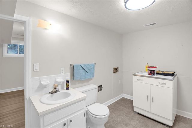 101 Shady Oak Court, Clemmons, NC 27012