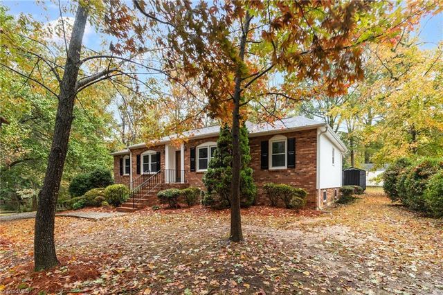 101 Shady Oak Court, Clemmons, NC 27012