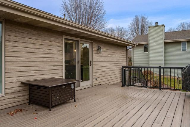 952 Bedford Drive, Janesville, WI 53546