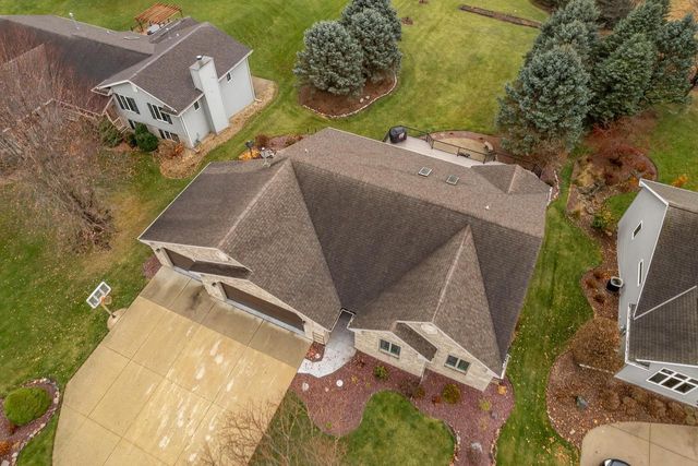 952 Bedford Drive, Janesville, WI 53546