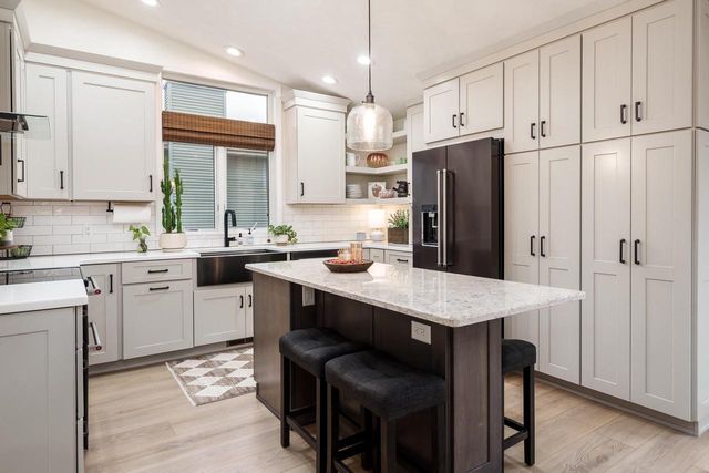 952 Bedford Drive, Janesville, WI 53546