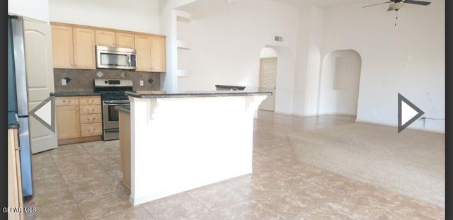 6700 CABANA DEL SOL Drive, El Paso, TX 79911