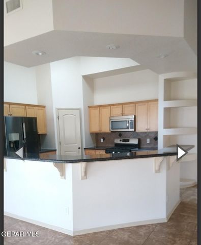 6700 CABANA DEL SOL Drive, El Paso, TX 79911
