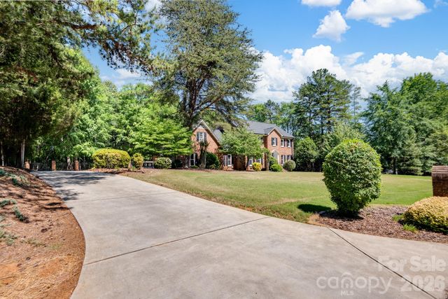 918 Hanover Drive NW, Concord, NC 28027